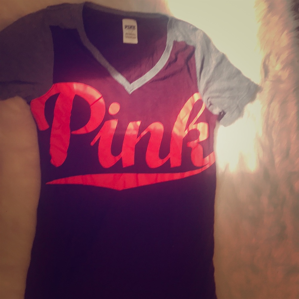 VS PINK Graphic Tee